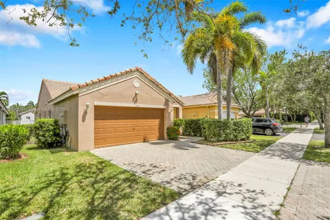 1153 Areca Way, Weston FL 33327