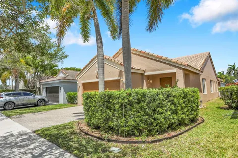 1153 Areca Way, Weston FL 33327