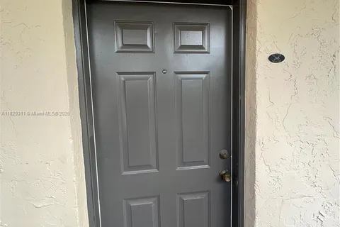 14500 SW 88th Ave # 245, Palmetto Bay FL 33176