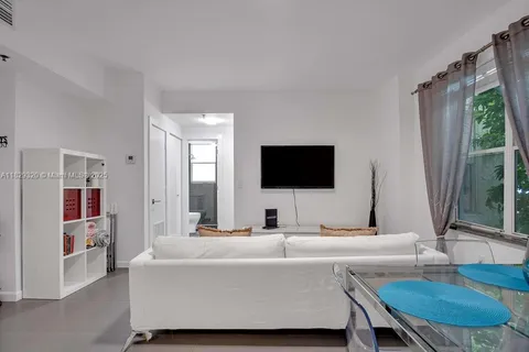 747 Michigan Ave # 201, Miami Beach FL 33139