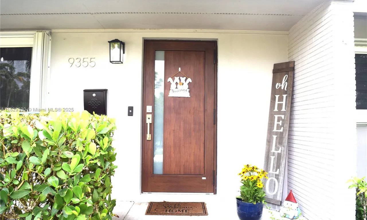 9355 SW 181st St, Palmetto Bay FL 33157