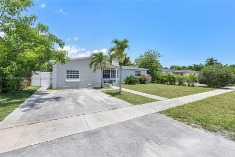 3301 NW 42nd St, Lauderdale Lakes FL 33309