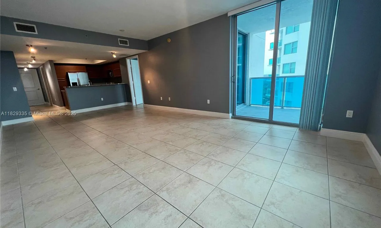 2641 N Flamingo Rd # 1701N, Sunrise FL 33323