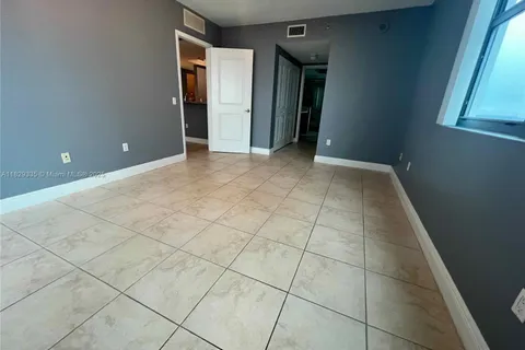 2641 N Flamingo Rd # 1701N, Sunrise FL 33323