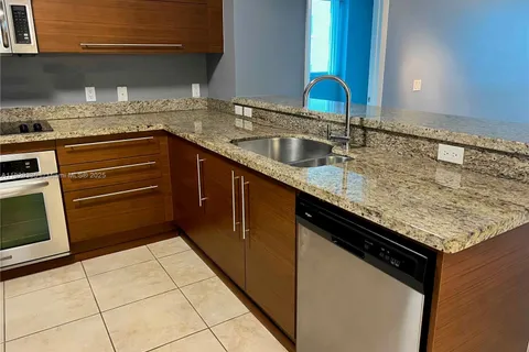 2641 N Flamingo Rd # 1701N, Sunrise FL 33323