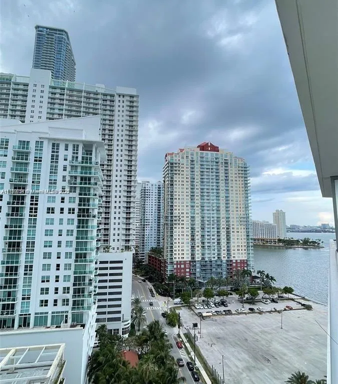 1300 Brickell Bay Dr # 1611, Miami FL 33131