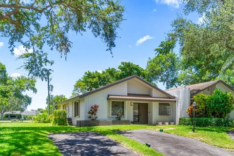 3693 N Arelia Dr N, Delray Beach FL 33445