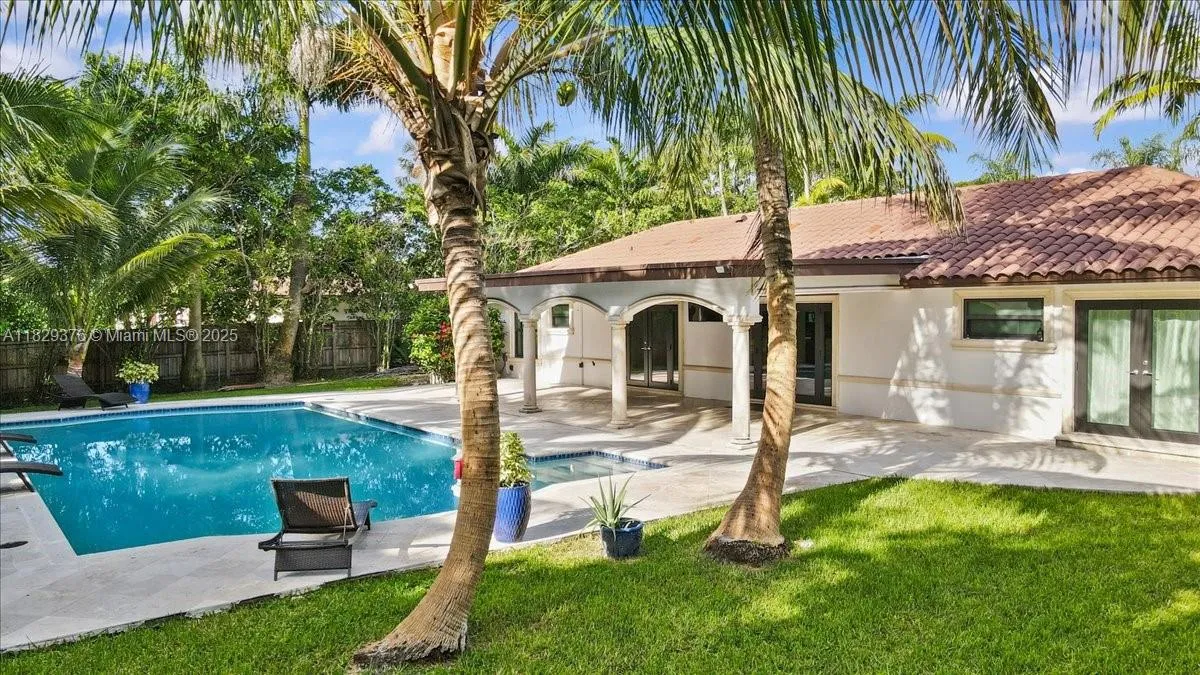 18301 SW 86th Ave, Palmetto Bay FL 33157