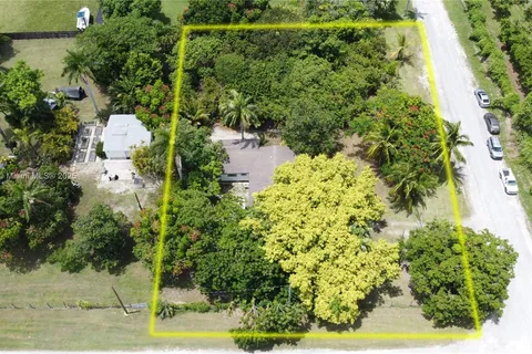 20350 SW 182nd Ave, Miami FL 33187