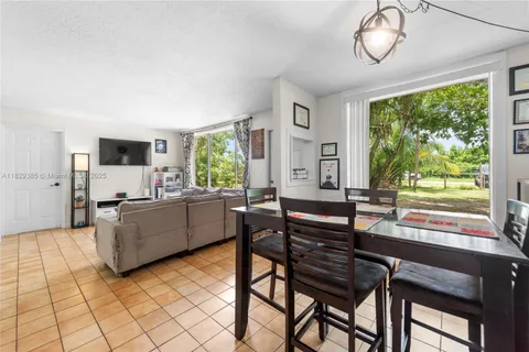 20350 SW 182nd Ave, Miami FL 33187
