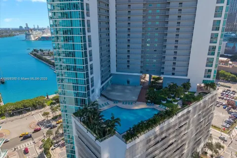 888 Biscayne Blvd # 2201, Miami FL 33132
