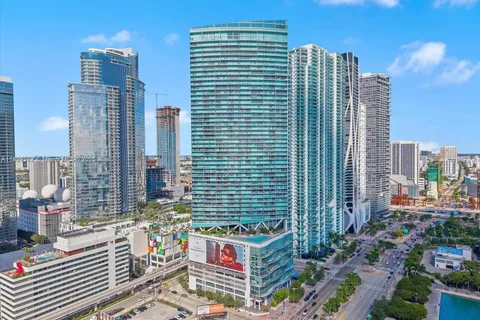 888 Biscayne Blvd # 2201, Miami FL 33132