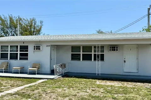 209 SW 14th St # 2, Dania Beach FL 33004