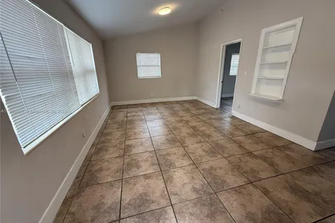 209 SW 14th St # 2, Dania Beach FL 33004