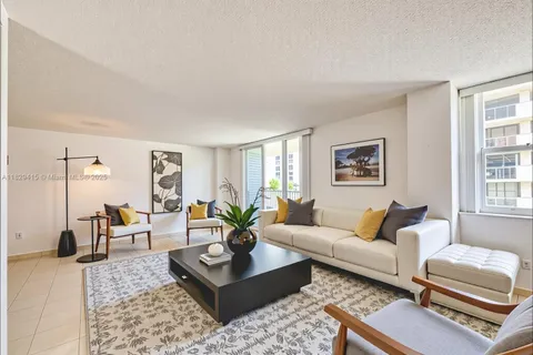 5701 Collins Ave # 417, Miami Beach FL 33140