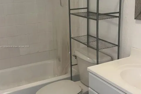 4820 NW 9th Dr # 4820, Plantation FL 33317