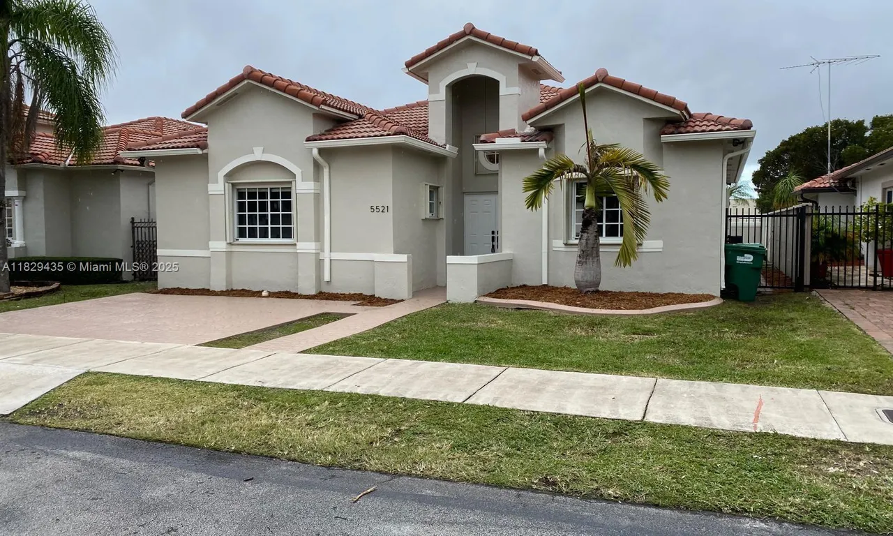 5521 SW 158th Ct, Miami FL 33185