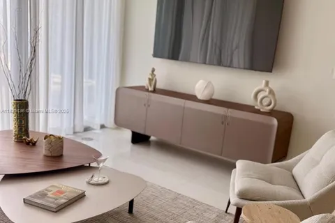300 Biscayne Boulevard Way # 5009W, Miami FL 33131