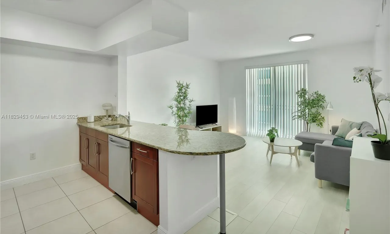 7275 SW 90th Way # 413, Miami FL 33156