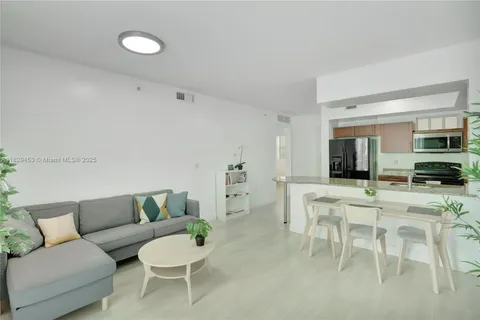 7275 SW 90th Way # 413, Miami FL 33156