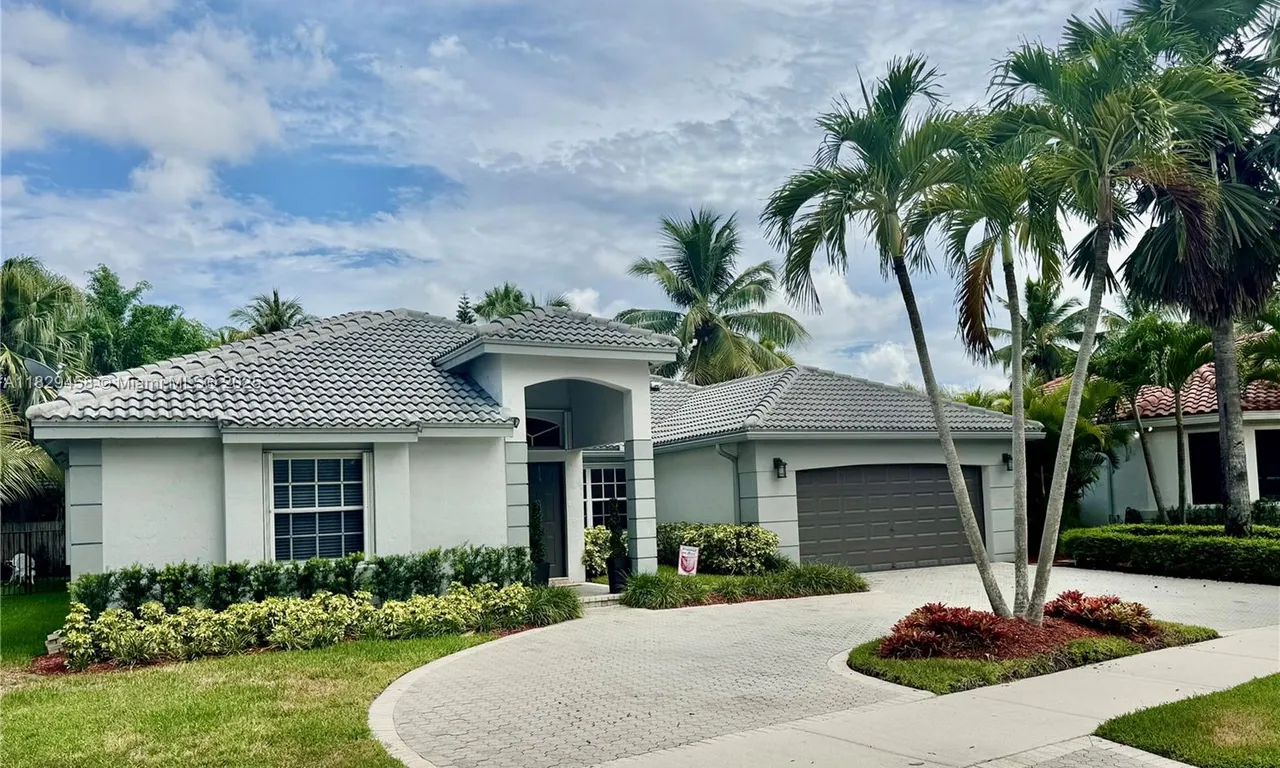 2587 Jardin Ct, Weston FL 33327