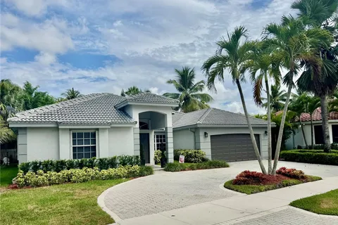 2587 Jardin Ct, Weston FL 33327