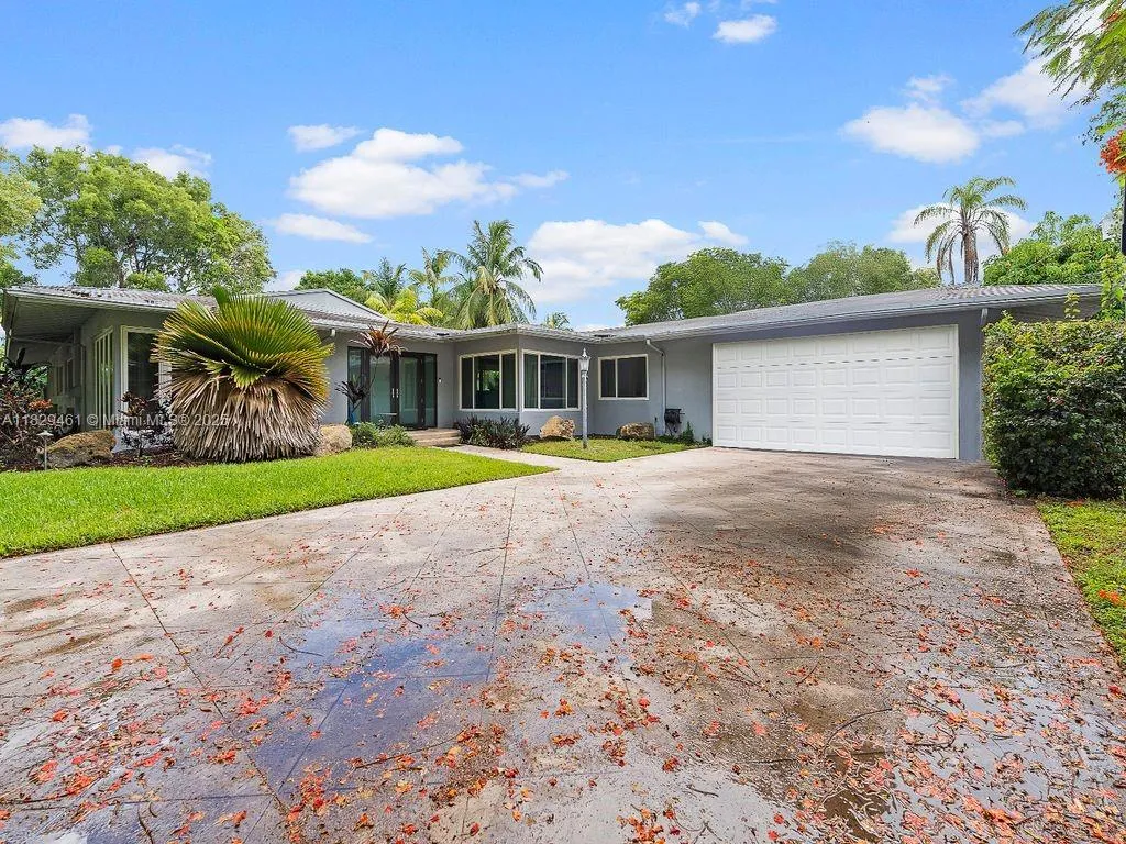 13530 SW 77 Ave, Pinecrest FL 33156