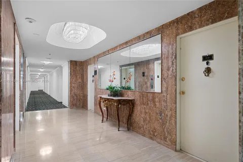 700 Biltmore Way # 816, Coral Gables FL 33134