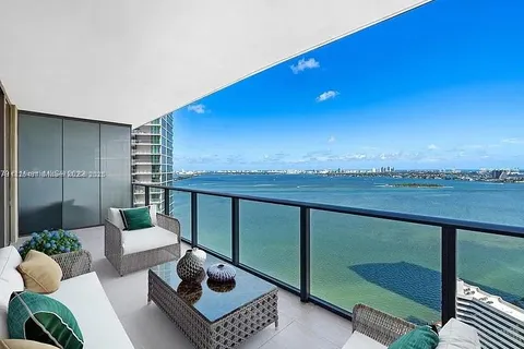 650 NE 32nd St # 3003, Miami FL 33137