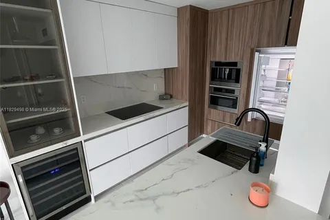 31 SE 5th St # 3103, Miami FL 33131
