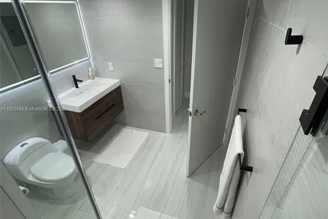 31 SE 5th St # 3103, Miami FL 33131