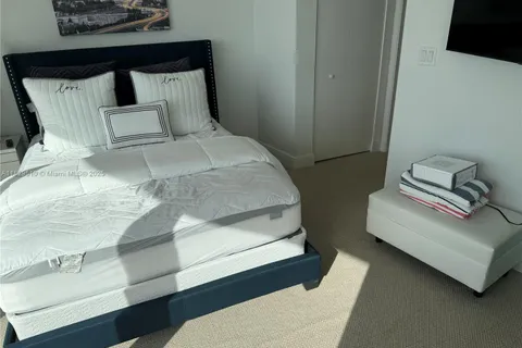 1750 N Bayshore Dr # 5114, Miami FL 33132