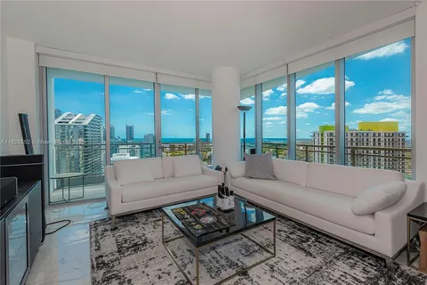 92 SW 3rd St # 4605, Miami FL 33130