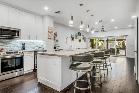 345 SW 121st Ave # 345, Pembroke Pines FL 33025