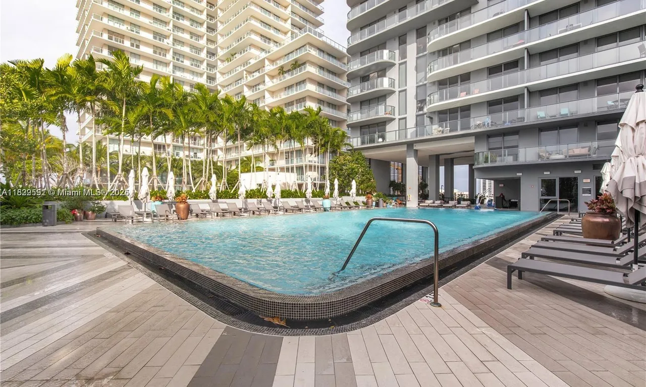 121 NE 34th St # 1009, Miami FL 33137
