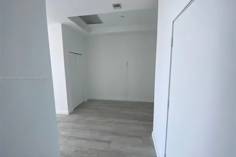 45 SW 9th St # 4503, Miami FL 33130