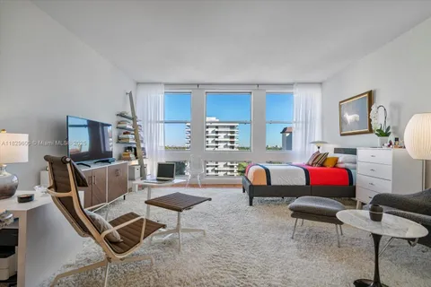 700 Biltmore Way # 914, Coral Gables FL 33134