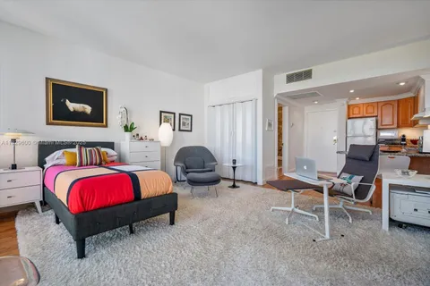 700 Biltmore Way # 914, Coral Gables FL 33134