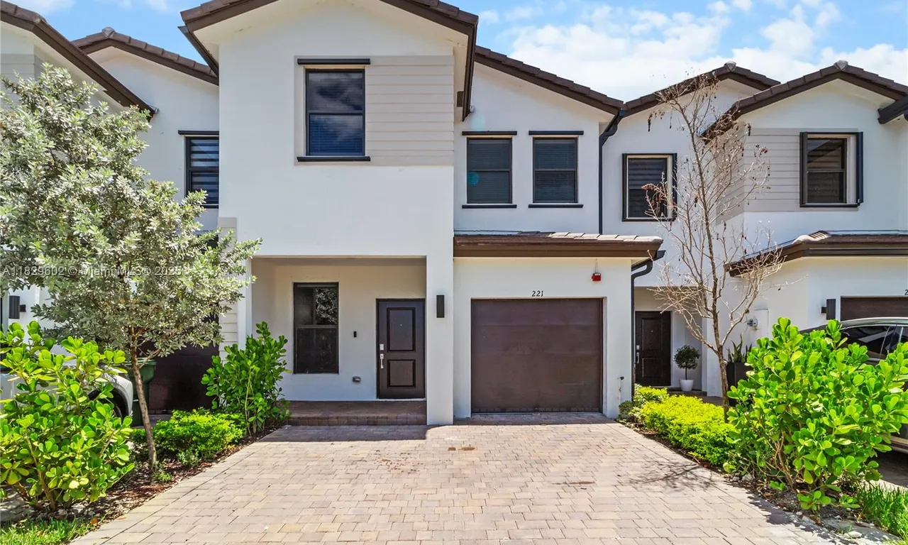 221 SW 159th Way, Pembroke Pines FL 33027