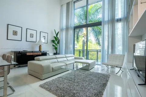 6000 Collins Ave # 320, Miami Beach FL 33140