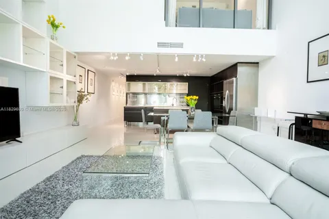 6000 Collins Ave # 320, Miami Beach FL 33140