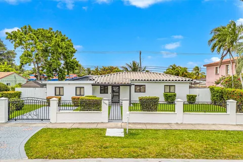 7395 SW 39th St, Miami FL 33155