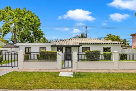 7395 SW 39th St, Miami FL 33155