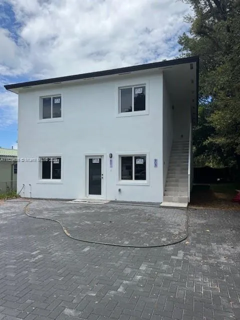 803 NW 55 TER, Miami FL 33127