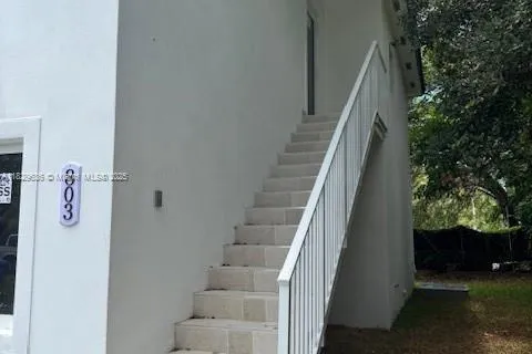 803 NW 55 TER, Miami FL 33127