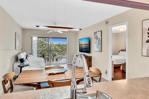 3210 Holiday Springs Blvd # 302, Margate FL 33063