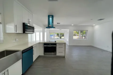 1401 NE 178th St, North Miami Beach FL 33162