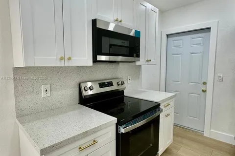 461 Plover Ave, Miami Springs FL 33166