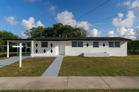 18535 NW 39th Ct, Miami Gardens FL 33055