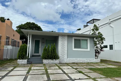 370 SW 17th Rd # 370, Miami FL 33129
